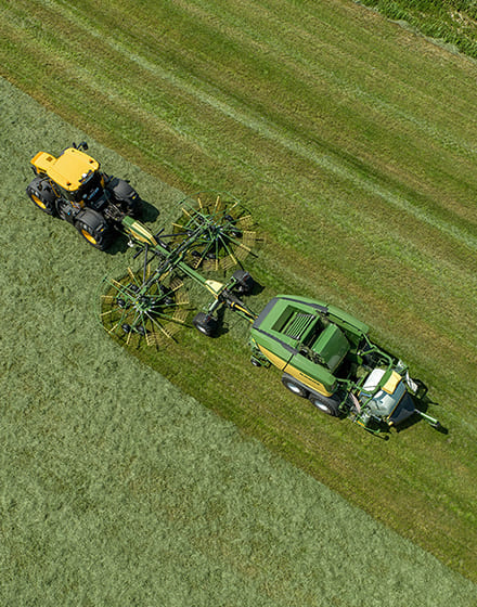 Мировая премьера! KRONE Swadro BaleTrain TC 880 Pro – валкование и прессование