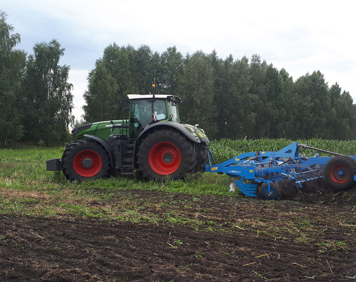 Трактор Fendt 1038 и борона Lemken Rubin 12