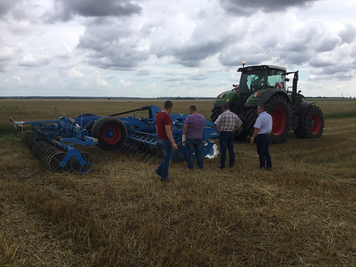 Трактор Fendt 1038 и борона Lemken Rubin 12