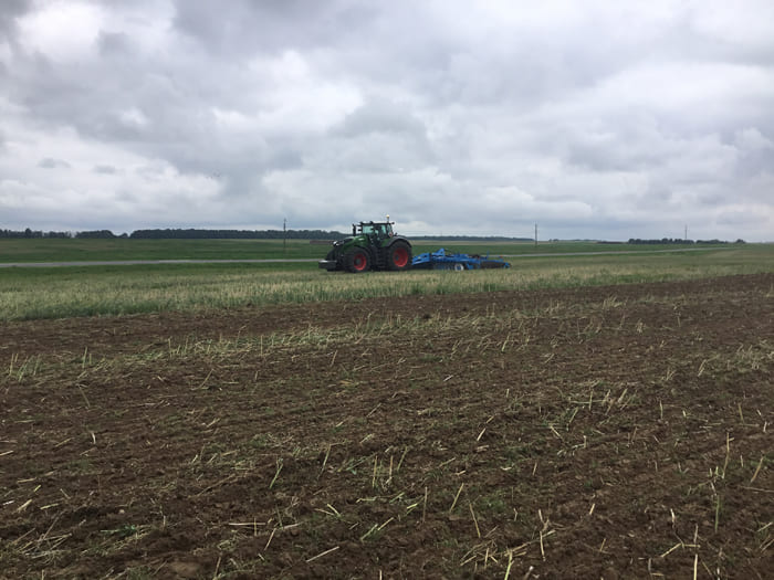 Трактор Fendt 1038 и борона Lemken Rubin 12