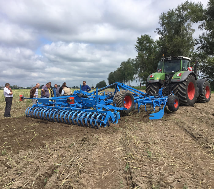 Трактор Fendt 1038 и культиватор Lemken Karat 9