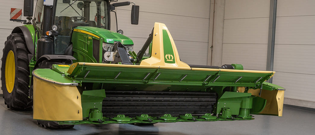 Новая фронтальная косилка KRONE EasyCut F 400 CR