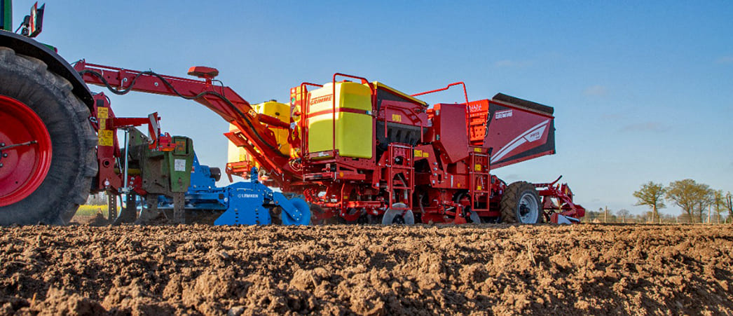 Новая четырехрядная прицепная машина для посадки Grimme PRIOS 440