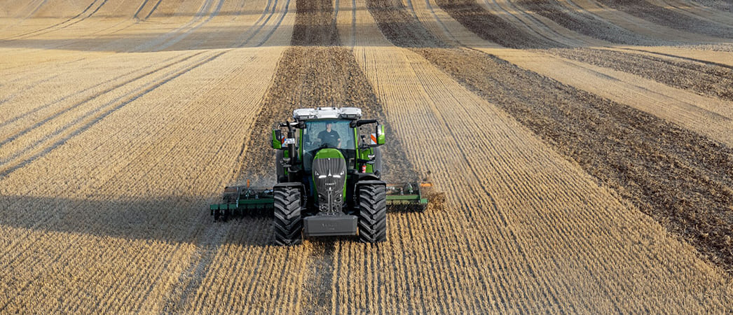 Трактор Fendt 832 Vario