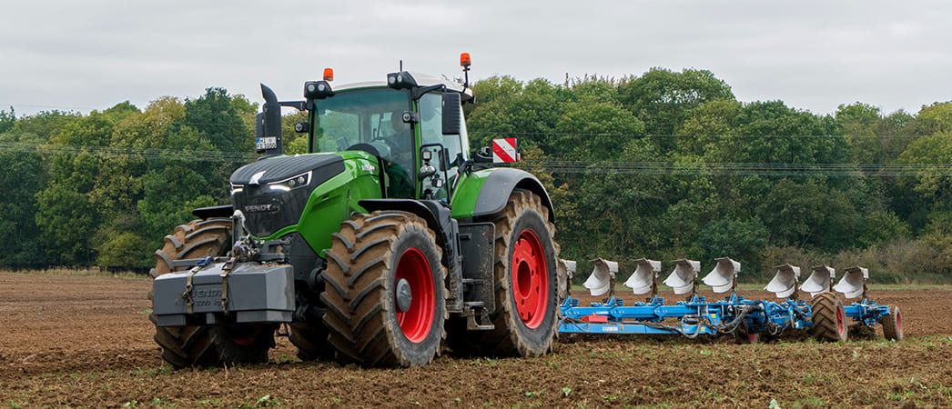 Полунавесной плуг VariTitan10