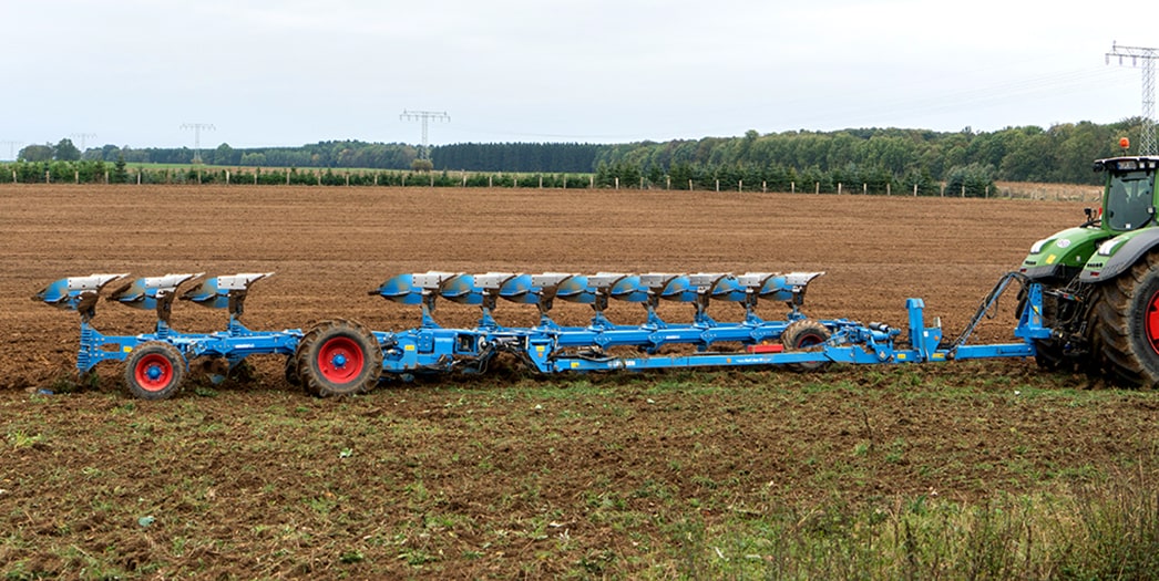 Полунавесной плуг Lemken VariTitan