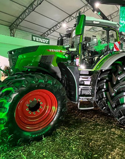 Fendt представил обновленные тракторы 1000 Vario Gen4 на выставке Agrishow 2026