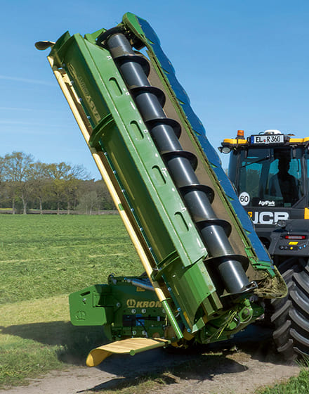 KRONE EasyCut R 360 Collect — задненавесная косилка с поперечным шнековым конвейером
