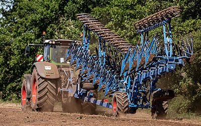 Полунавесной плуг Lemken Titan
