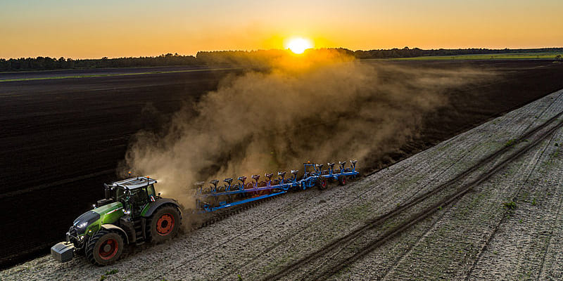 Фото Полунавесной плуг Lemken Titan