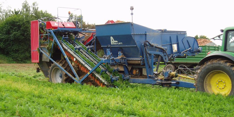 Фото Полунавесные морковоуборочные комбайны Asa-Lift T