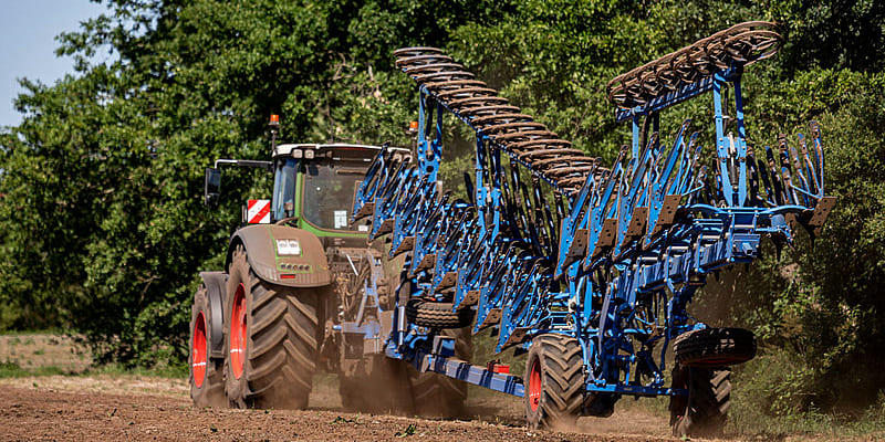 Фото Полунавесной плуг Lemken Titan