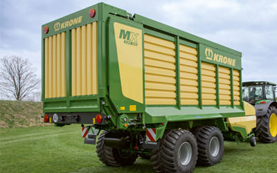 Самозагружающиеся прицепы с дозатором Krone MX