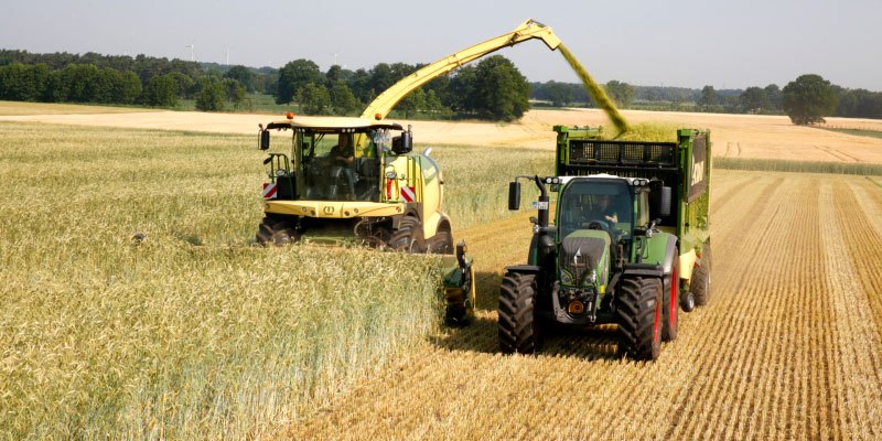 Фото Самозагружающиеся прицепы с дозатором Krone MX