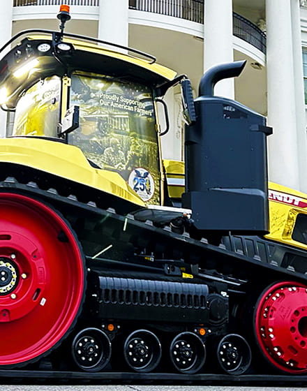 В США запустили проект OnlyFarms и показали золотой трактор Fendt